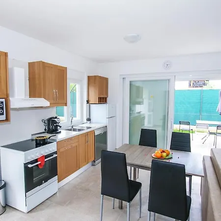 Apartman Elody 2 Funtana